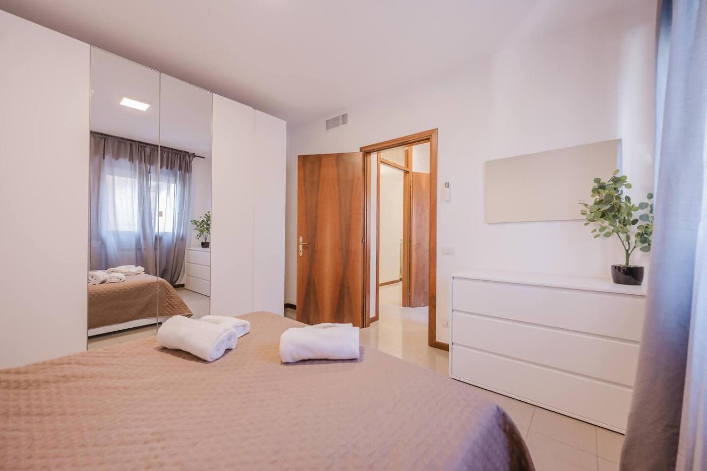 Unico 5 - 450 Mt From Mestre Station Apartamento Venecia